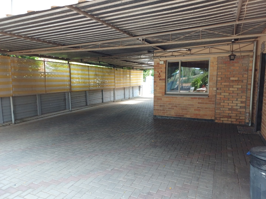 4 Bedroom Property for Sale in Generaal De Wet Free State